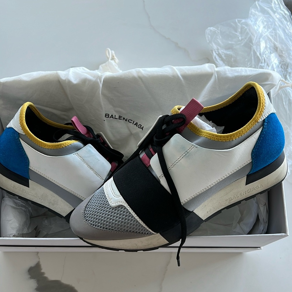 Used Women’s Balenciaga sneaker